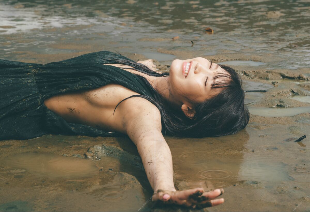 Photobook Reona Matsushita 松下玲緒菜 2nd 写真集 in the seasons Part2 0033 5312128272.jpg