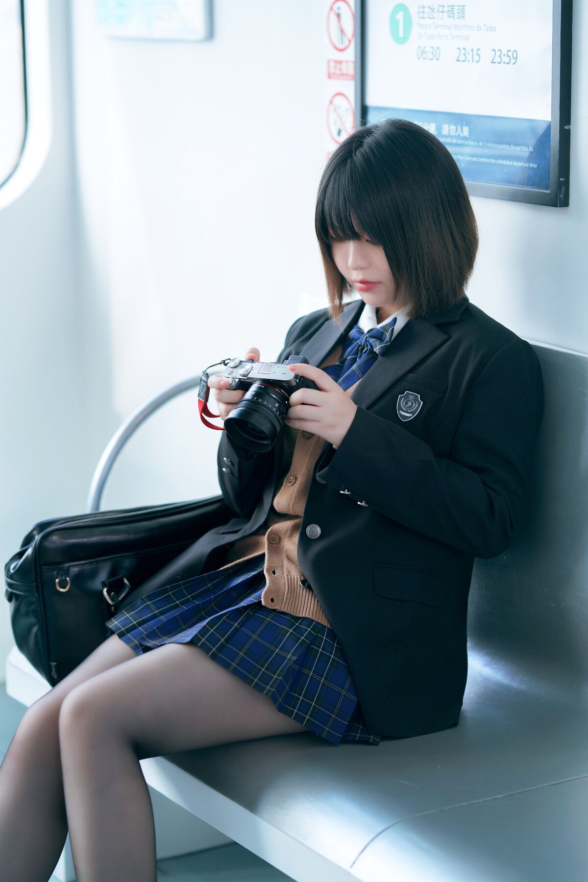 Coser@半半子 彼女の制服姿が好き 电车庭院 0032 2105824124.jpg