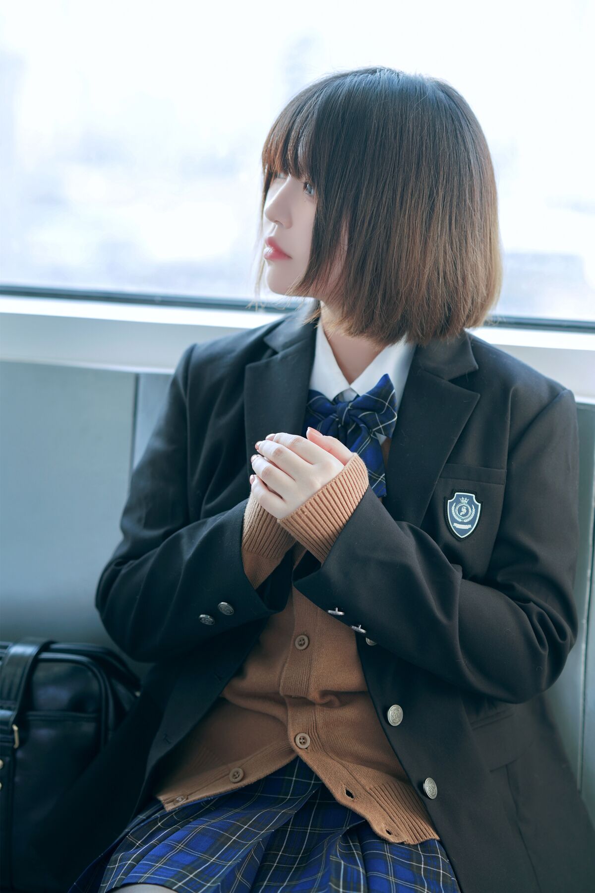 Coser@半半子 彼女の制服姿が好き 电车庭院 0047 8923329648.jpg