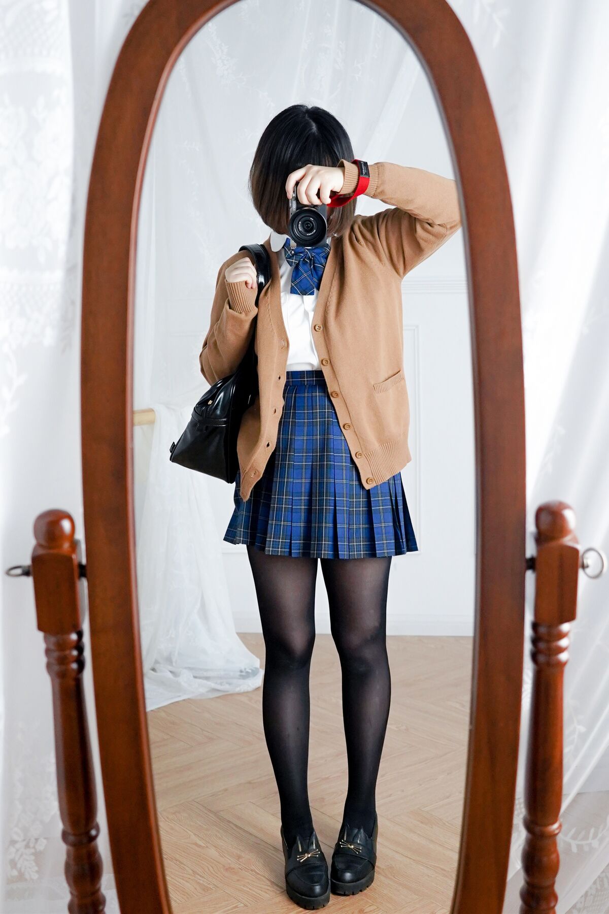 Coser@半半子 彼女の制服姿が好き 电车庭院 0055 7304447479.jpg