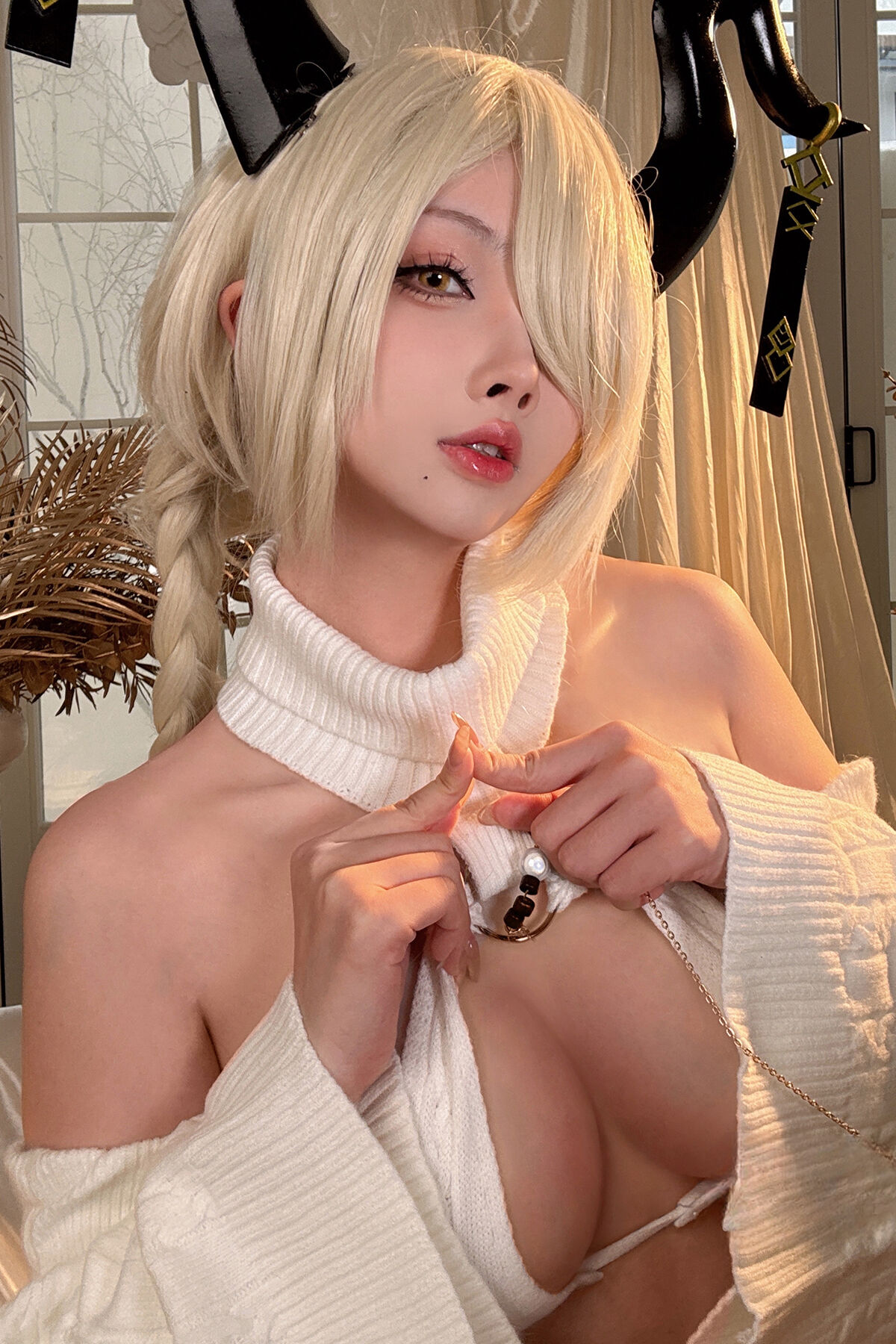 Coser@rioko凉凉子 – 尾张毛衣