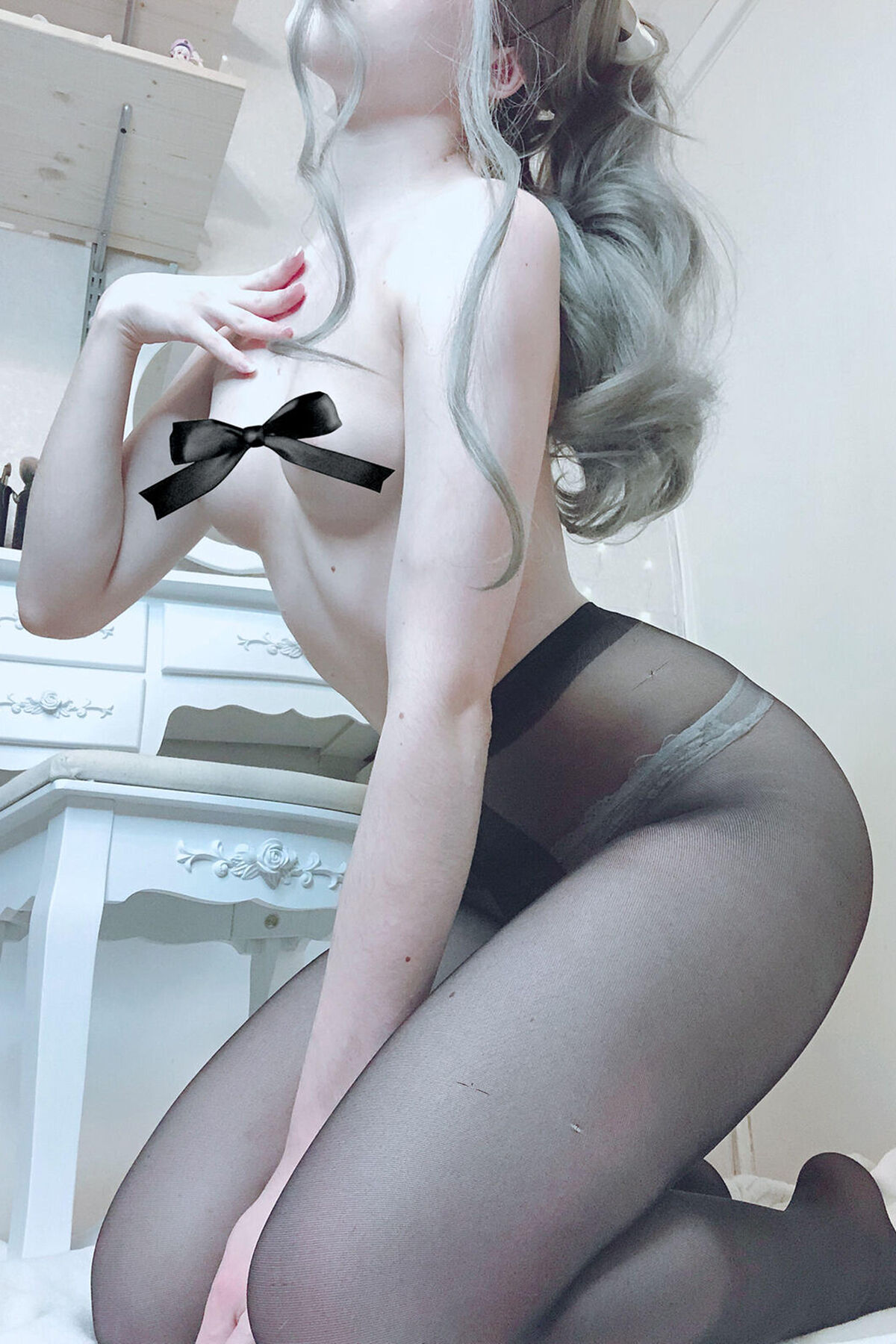 Coser@Candy_Ball – Implied Nude with Stockings