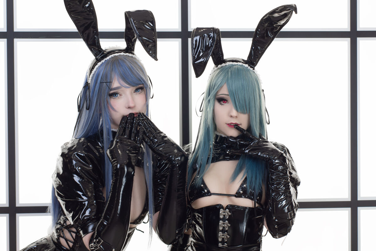 Coser@Candy_Ball Latex Bunny Twins 0015 9487053758.jpg