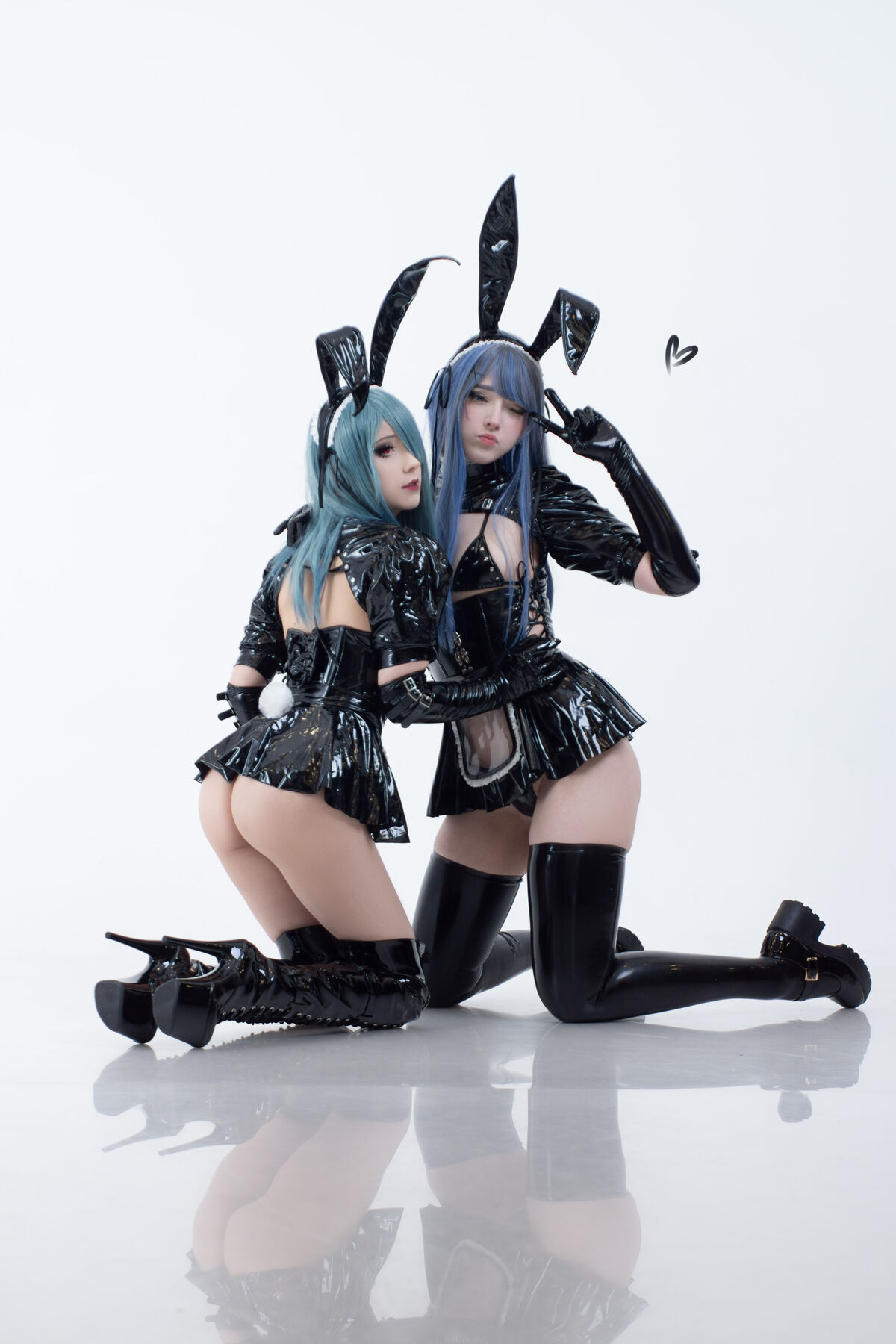 Coser@Candy_Ball Latex Bunny Twins 0055 2703852752.jpg