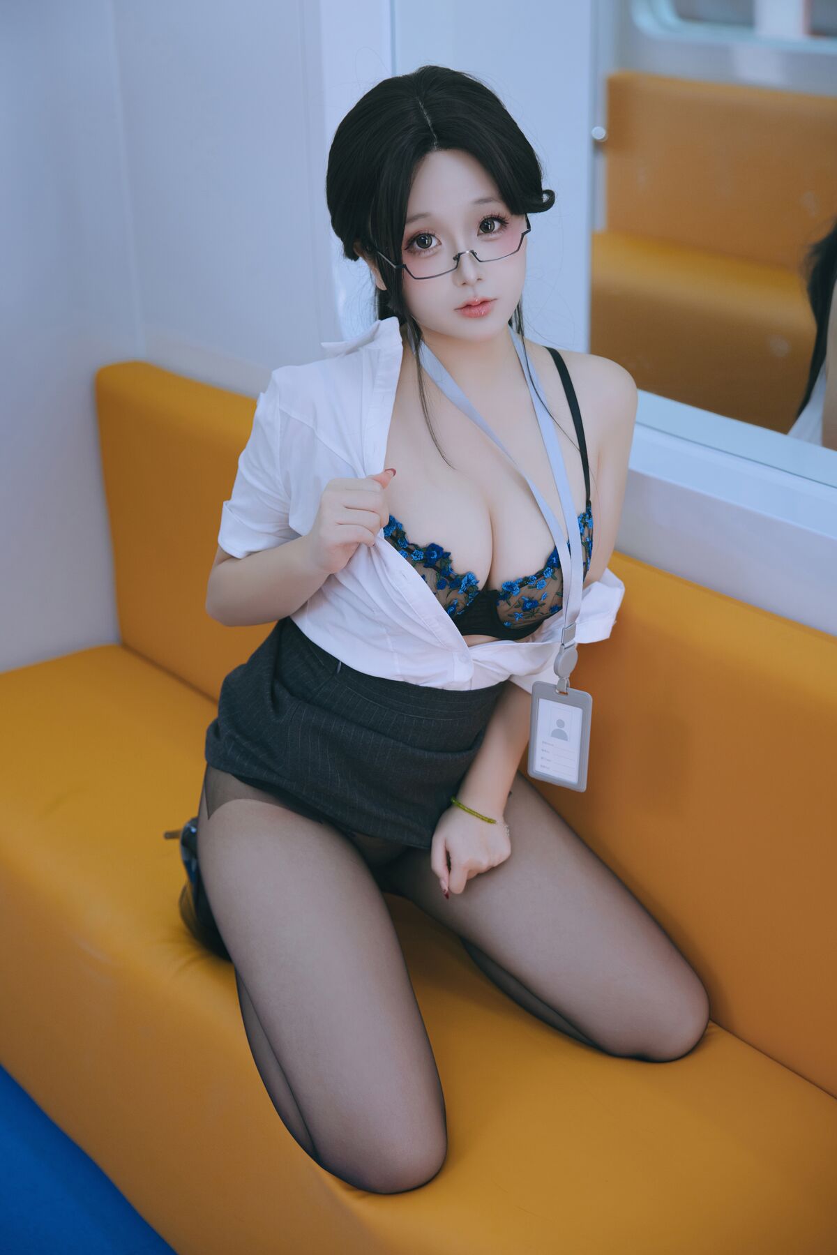 Coser@日奈娇 地铁OL Part5 0009 4388613927.jpg