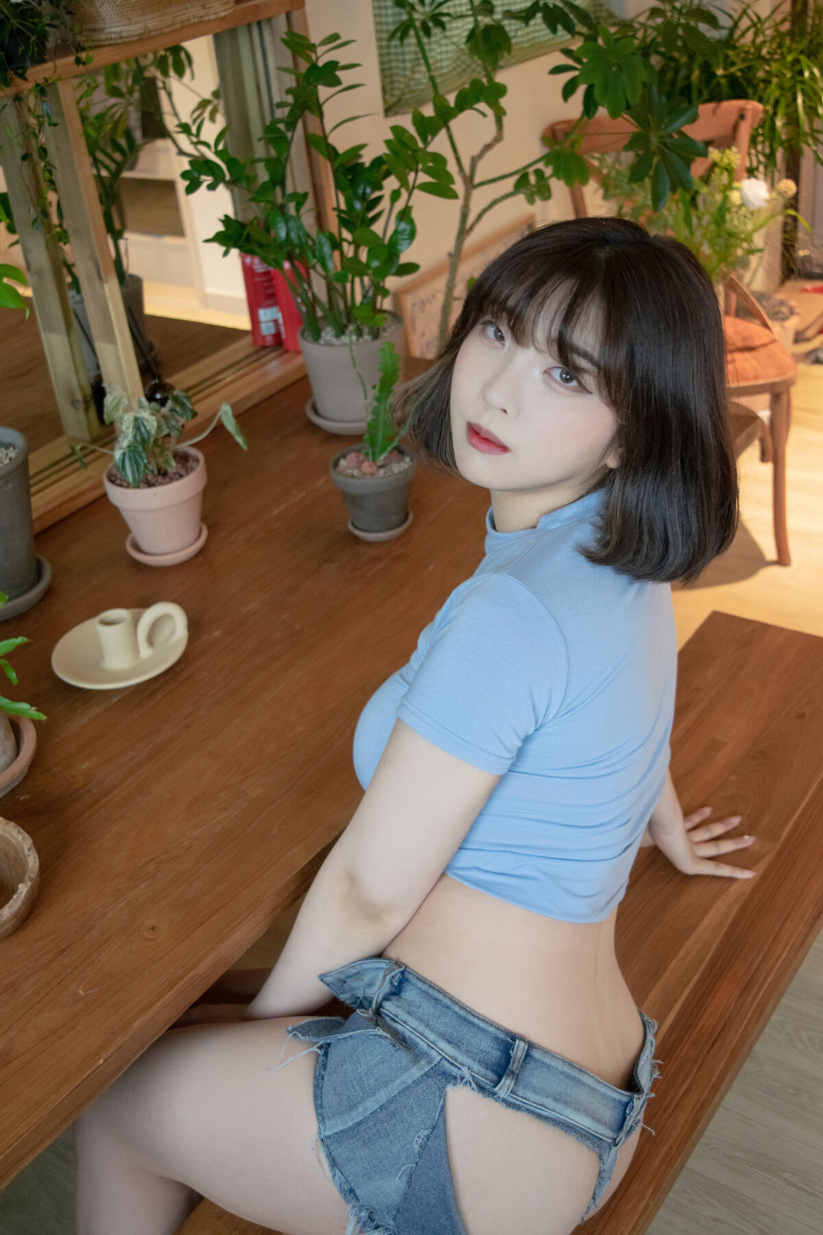 Song Hana 송하나 Home Body And Ripped Jeans 0074 3320107659.jpg