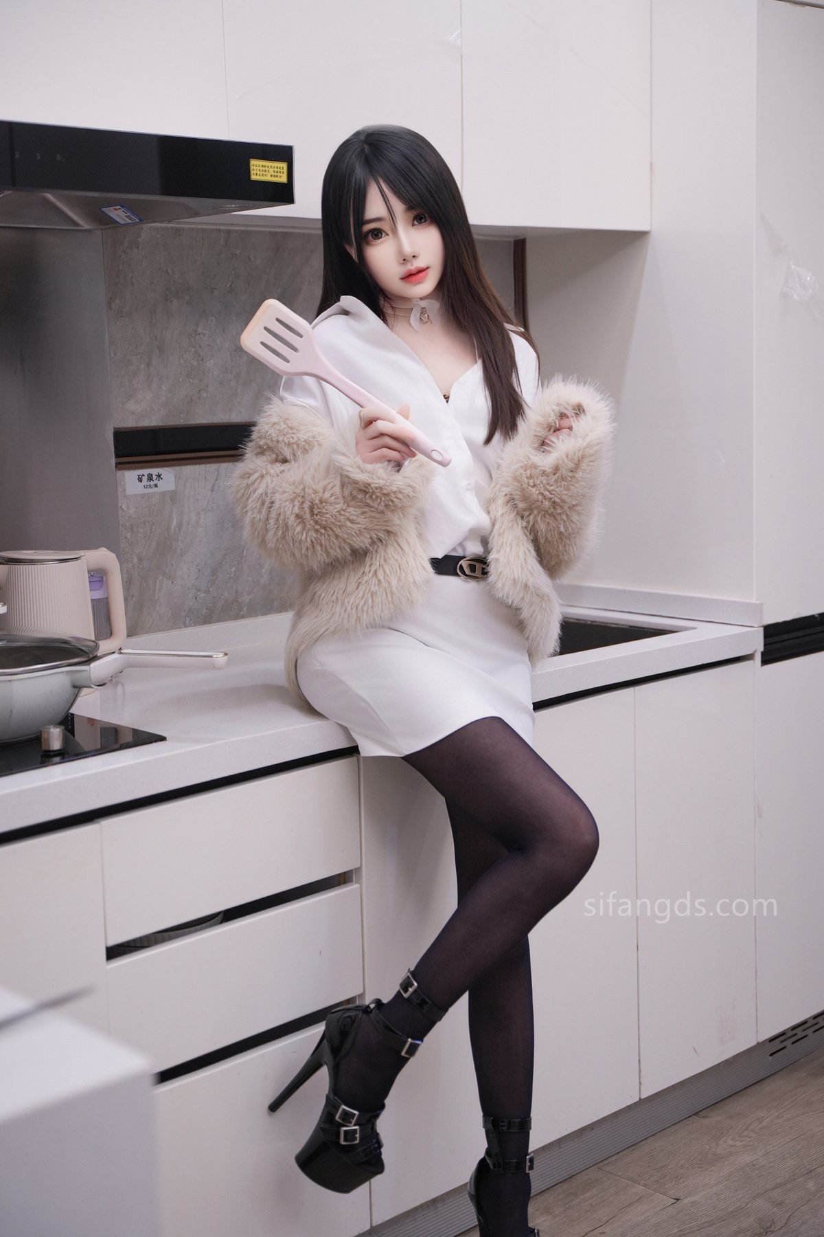 XR Uncensored Lin Yue Yue 林月月 厨房料理 0062 5676847555.jpg