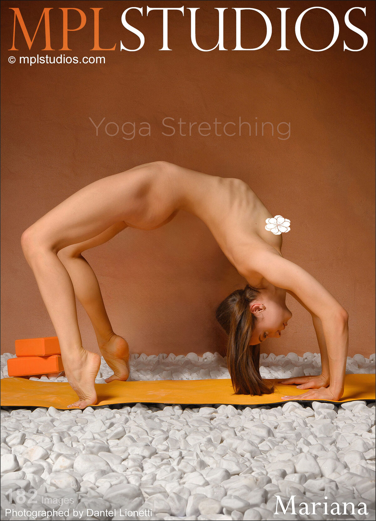 MPLStudios Mariana Yoga Stretching Part3 0061 0445064674.jpg