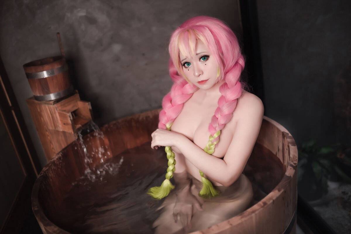 Coser@MeenFox Mitsuri Kanroji Onsen Version 18 0015 0127640772.jpg