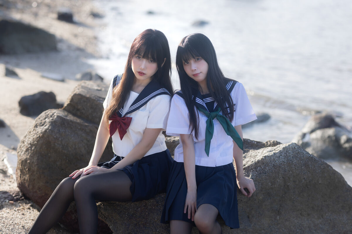 Coser@不呆猫 And 三無人型 水手服百合黑丝 0001 3981675276.jpg