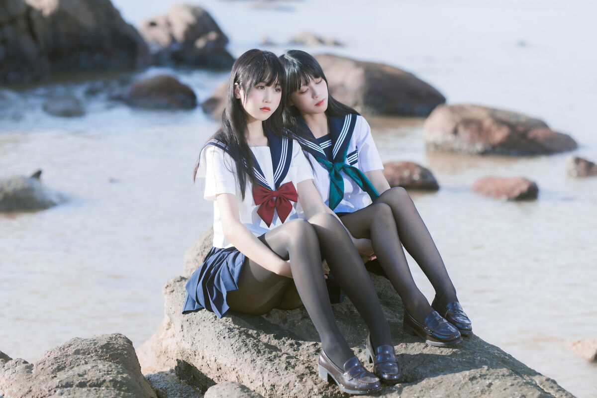 Coser@不呆猫 And 三無人型 水手服百合黑丝 0007 1537592808.jpg