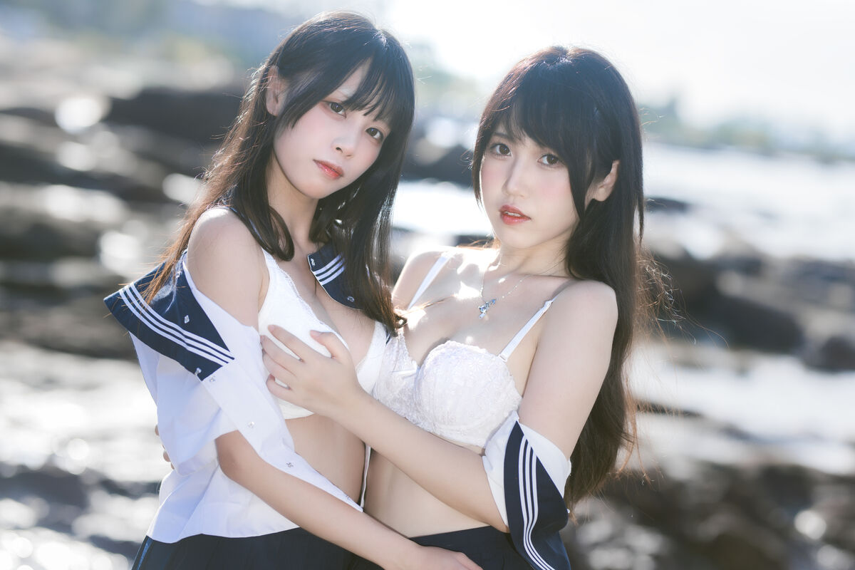 Coser@不呆猫 And 三無人型 水手服百合黑丝 0018 1204674692.jpg