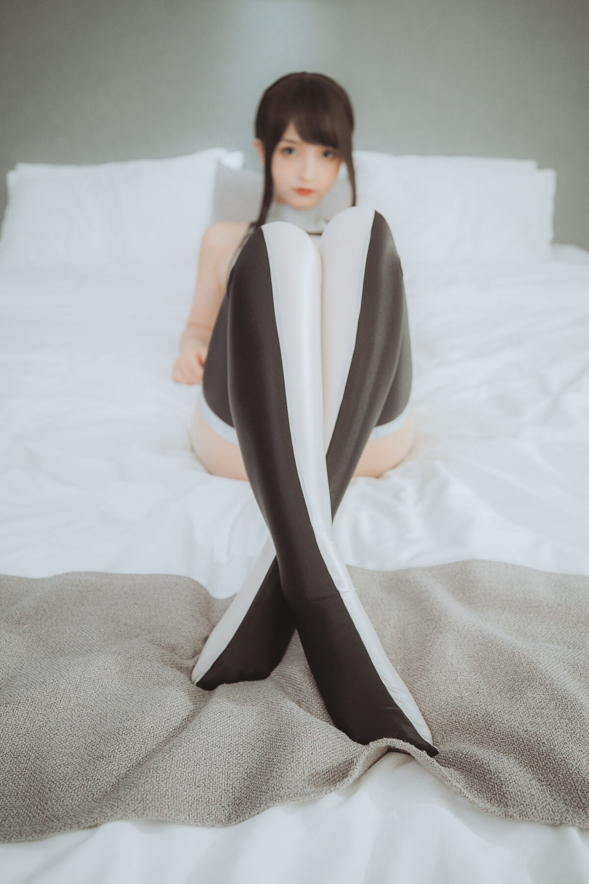 Coser@神楽坂真冬 Vol 087 绝对企画 竞泳主题 水之形2 Part1 0047 3295689845.jpg