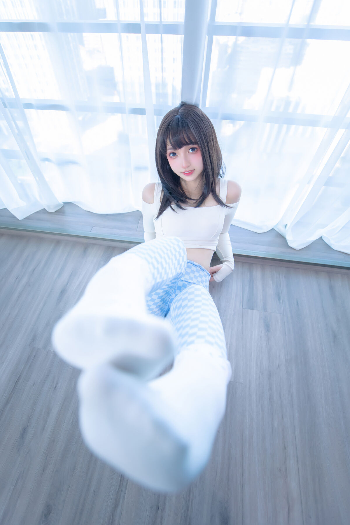 Coser@神楽坂真冬 Vol 103 蓝白格 0023 3361969884.jpg