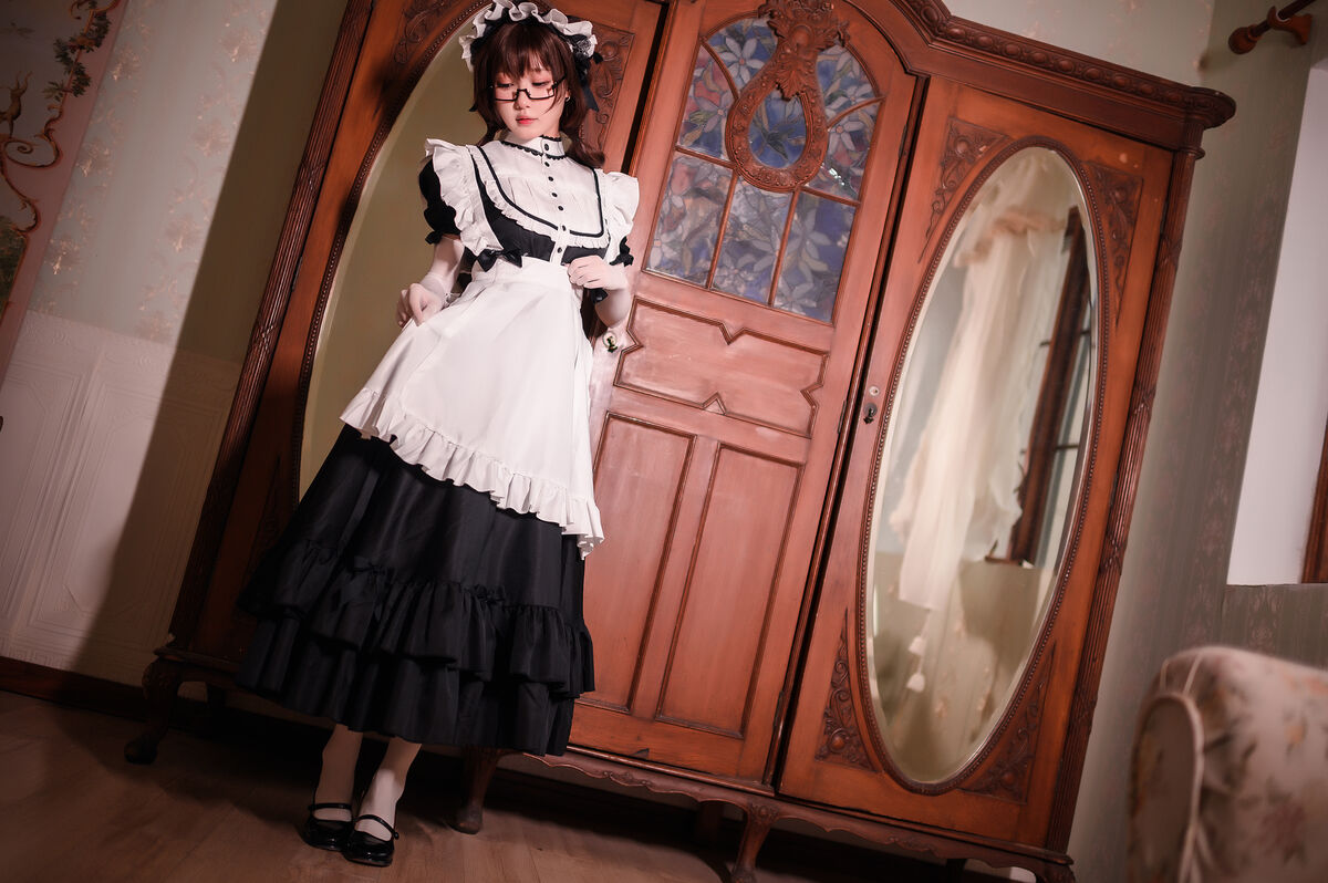 Coser@阿包也是兔娘 传统长裙女仆 0005 6063432986.jpg