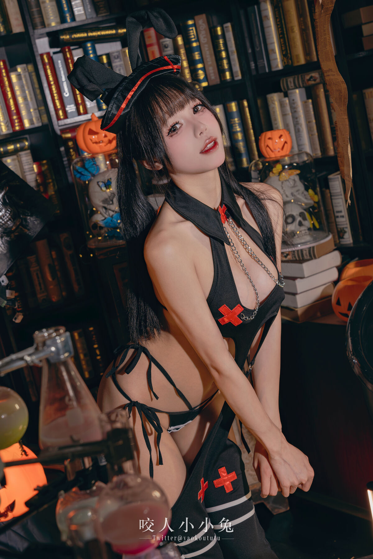 Coser@黏黏团子兔 特典 万圣节看护士 0013 6156104599.jpg