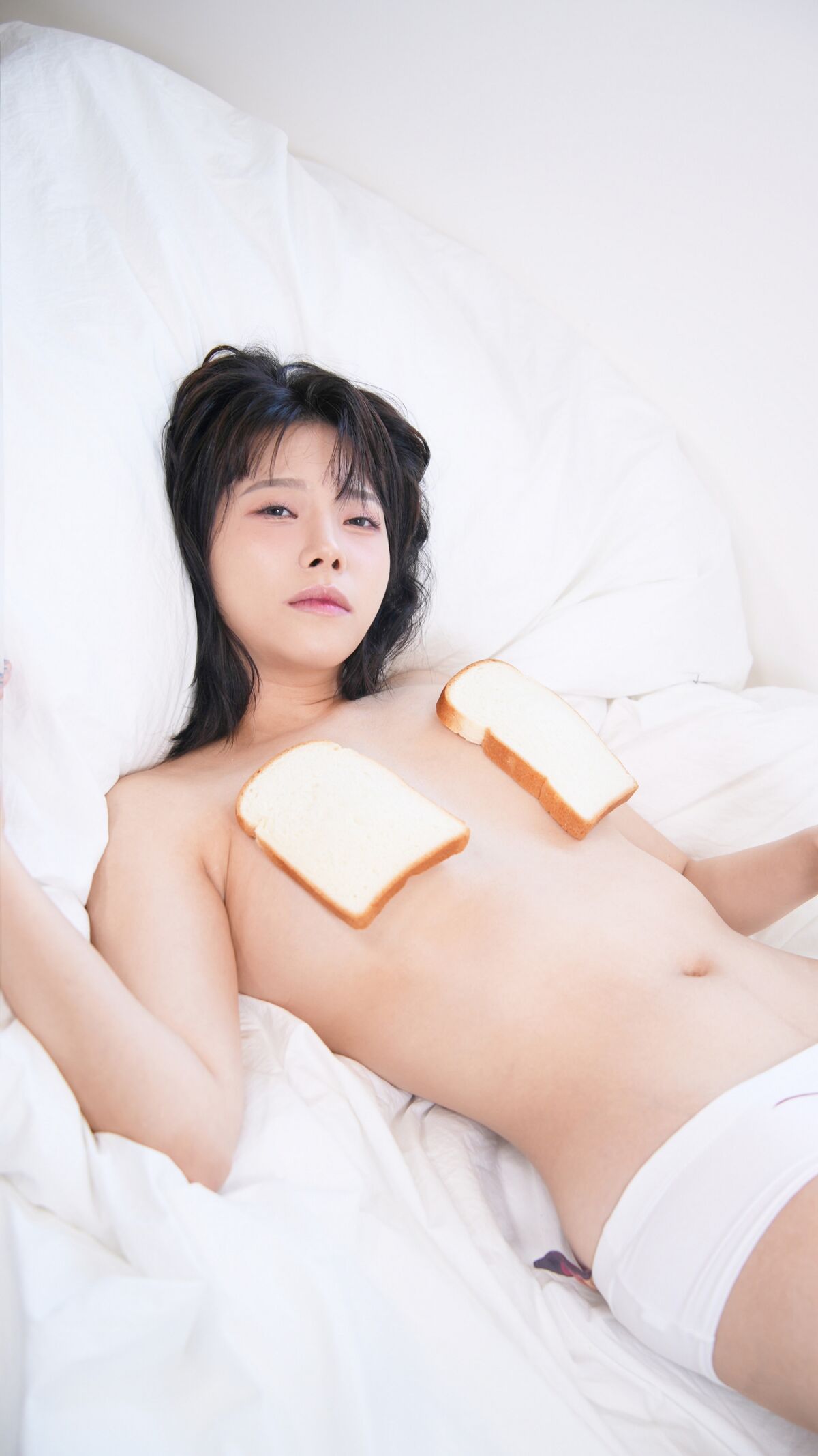 Haeppoyan 해뽀얀 Girlfriend On The Bed Part2 0039 2116134139.jpg