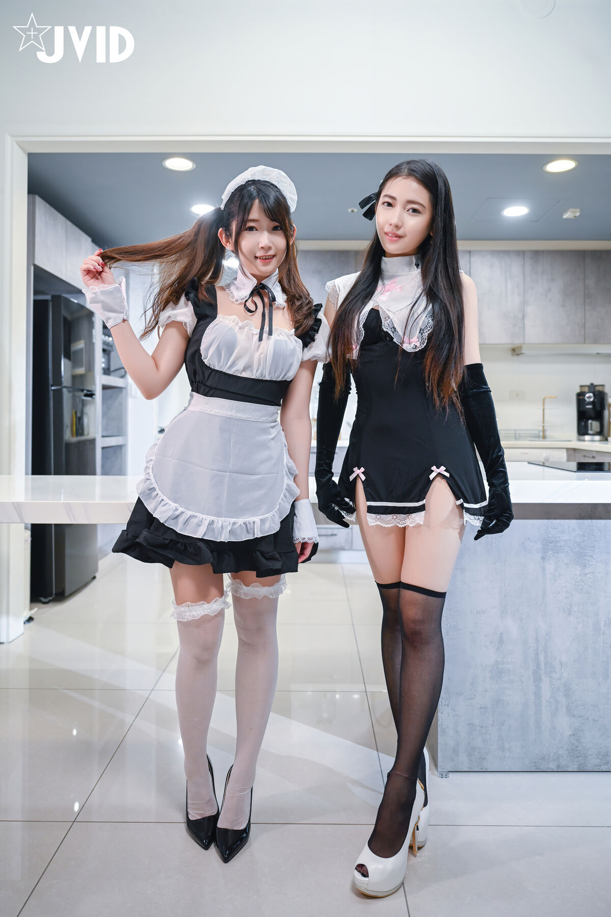 JVID Xia Mu Guang 夏暮光 And Rou Bao Mini 肉包Mini 推薦豪宅雙女激烈碰撞高顏雙女百合激情互摸白虎 Part2 0015 9012800854.jpg