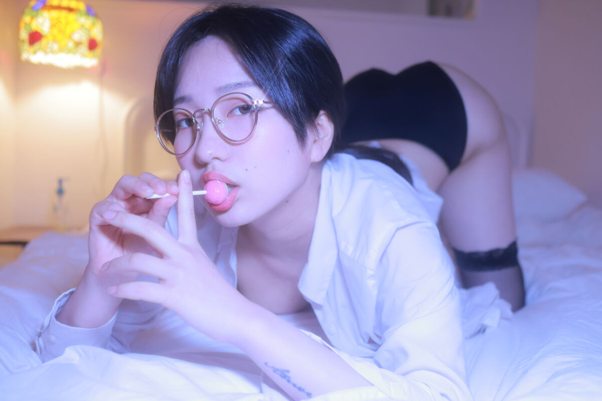 Sehee 세희 Glasses Shirt Part2 0016 5121967113.jpg