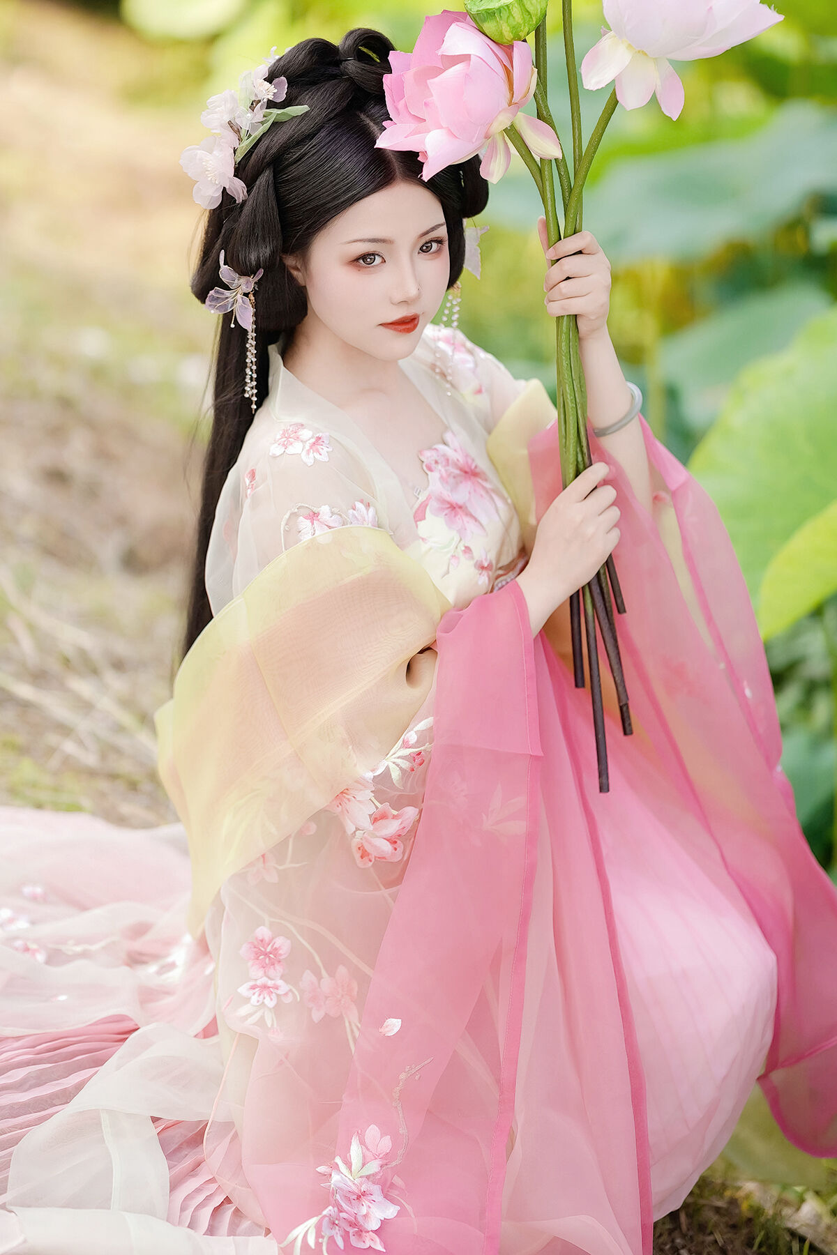 YiTuYu艺图语 Vol.7409 Yu Xiao Li Lili